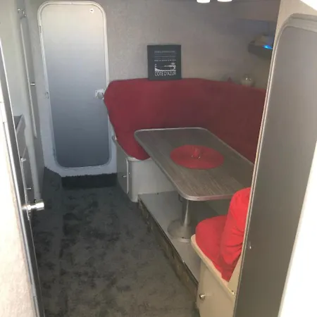 Botel Bateau 11metres Jacuzzi Tout Confort