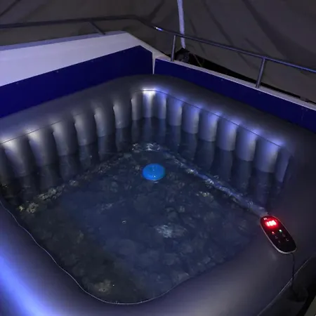 Botel Bateau 11metres Jacuzzi Tout Confort Saint-Laurent-du-Var